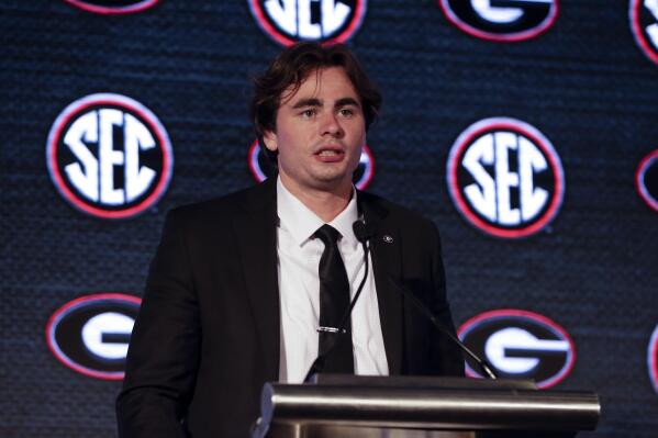 Settled at QB No. 5 Georgia has its man in JT Daniels AP News
